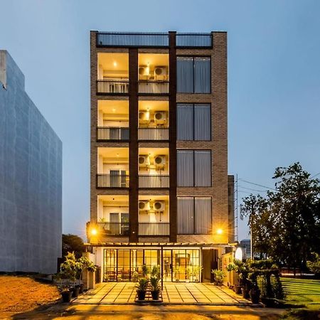 Hotel Imperial Stayz Sector 51 Gurgaon Esterno foto
