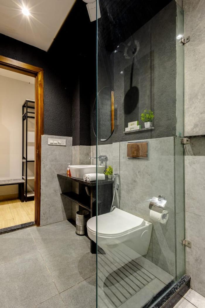 Hotel Imperial Stayz Sector 51 Gurgaon Esterno foto